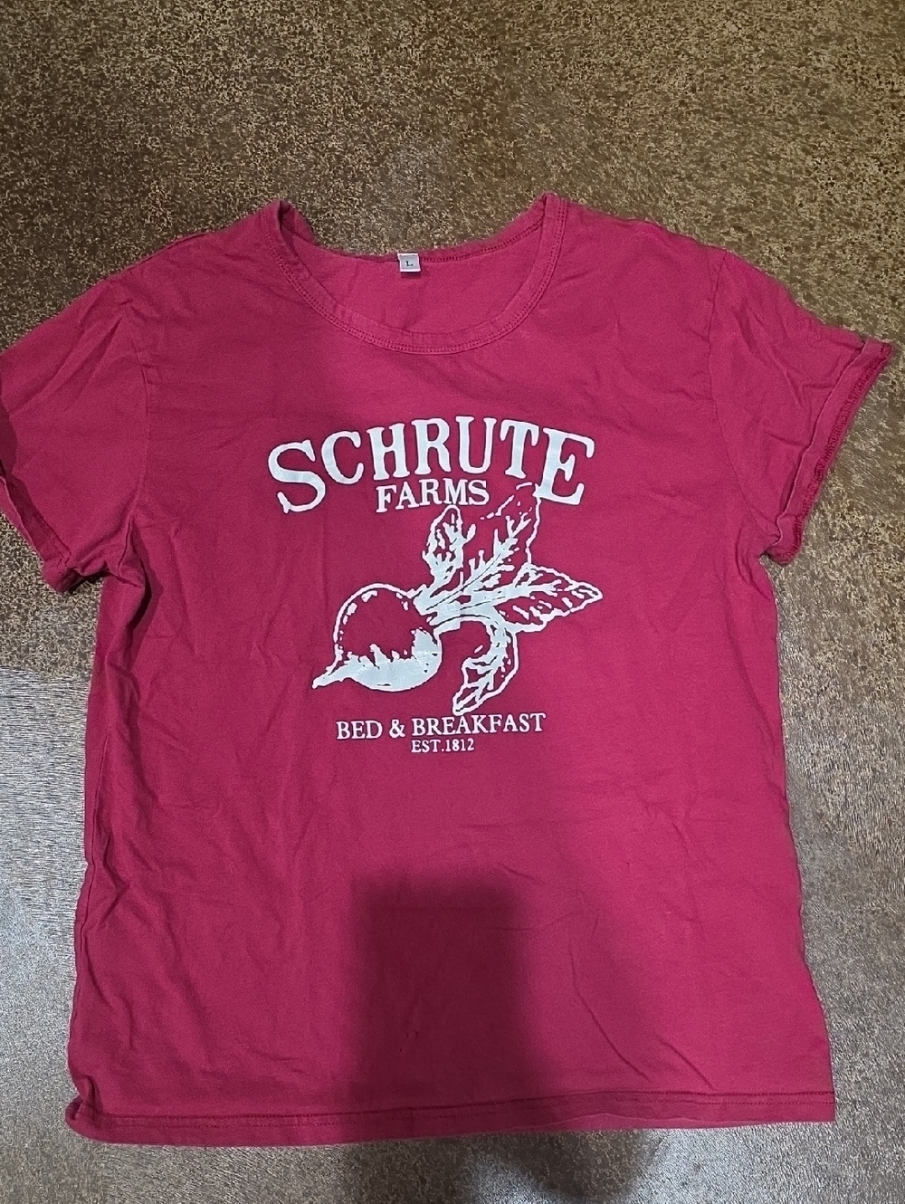 Schrute Farms Graphic Tee in Deep Pink